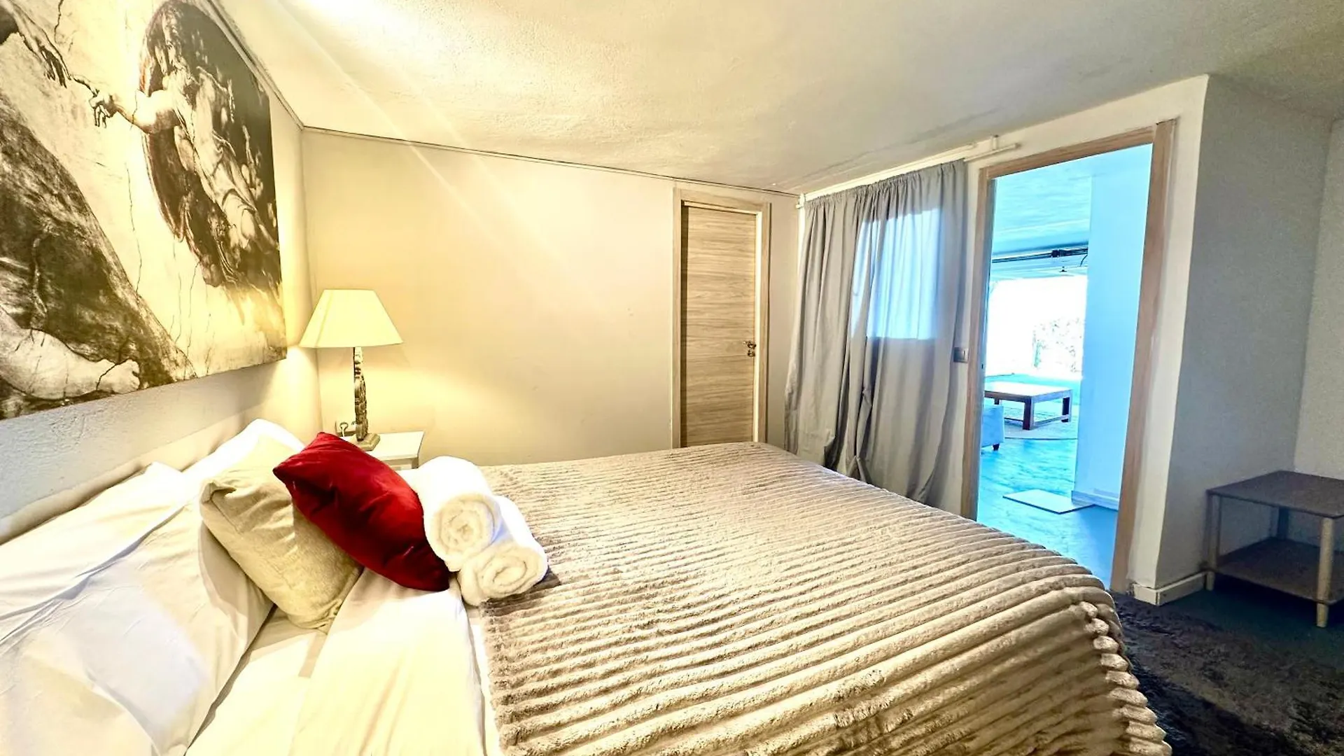 Hotel Aya House Barcelona 0*, La Floresta Pearson Španělsko