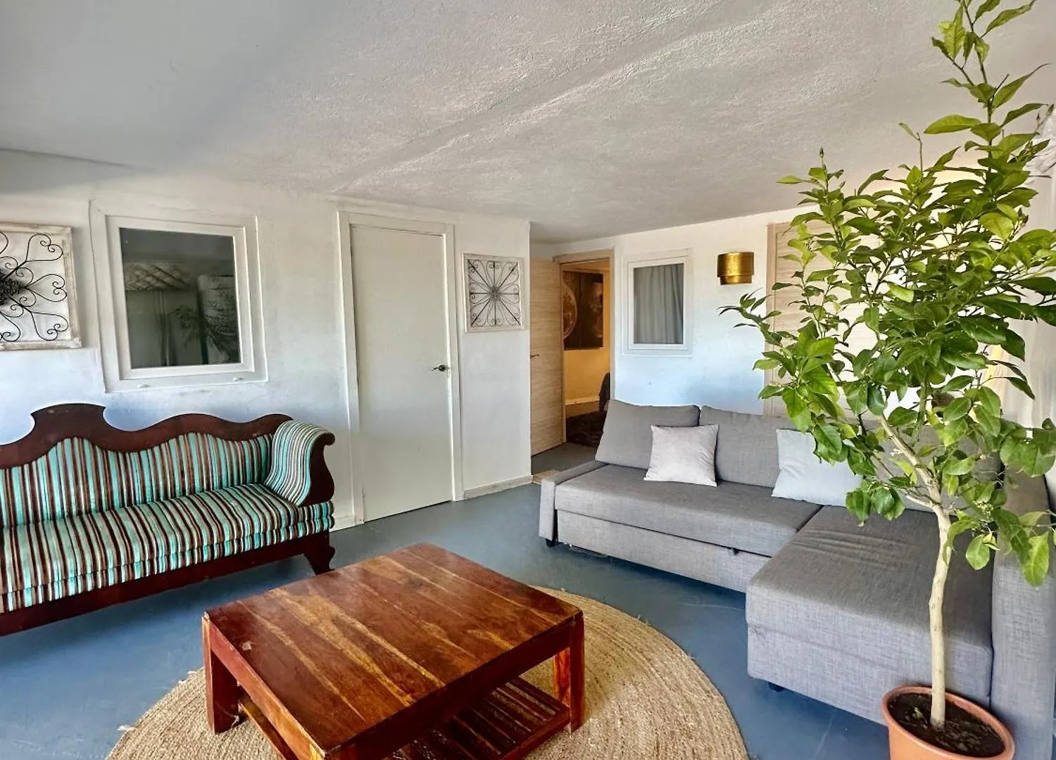 Resort Aya House Hotel La Floresta Pearson