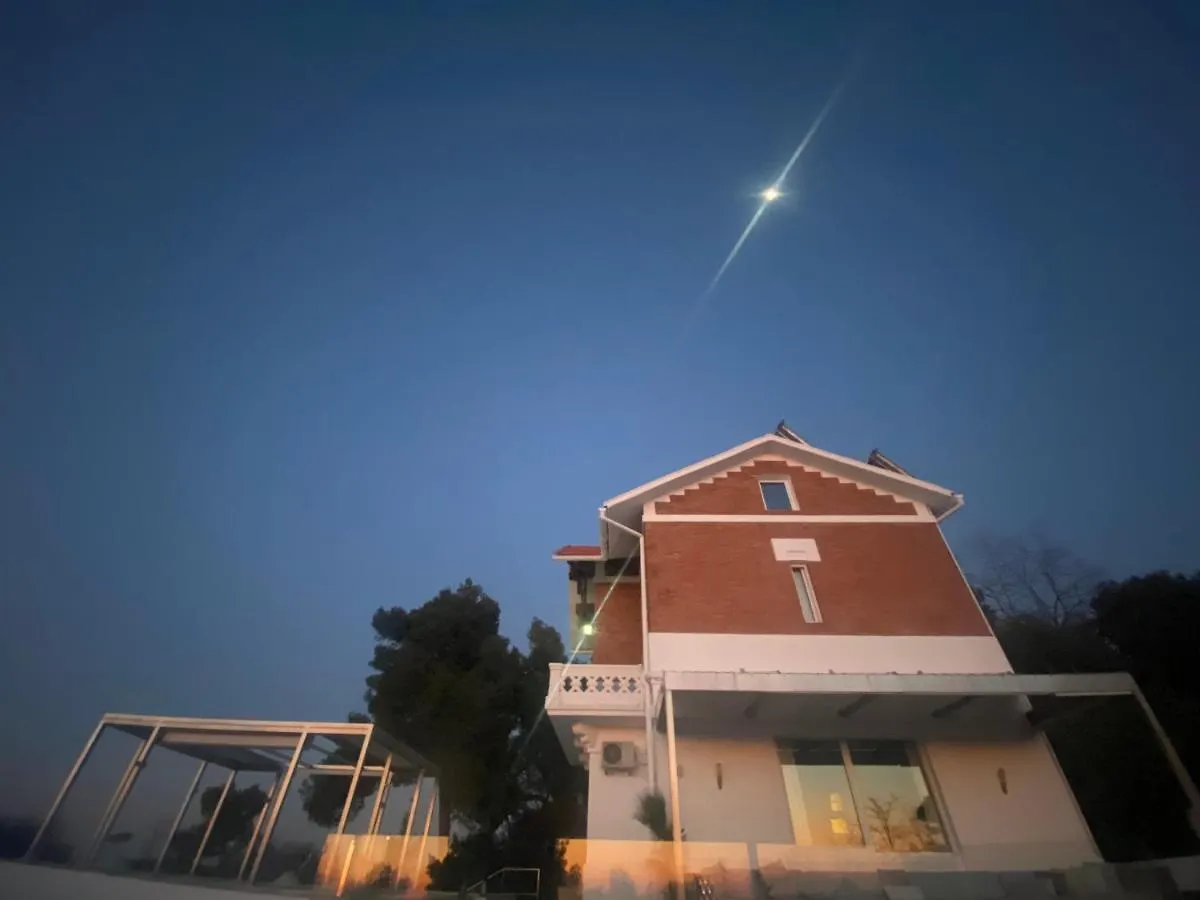 Aya House Hotel La Floresta Pearson Üdülőközpont