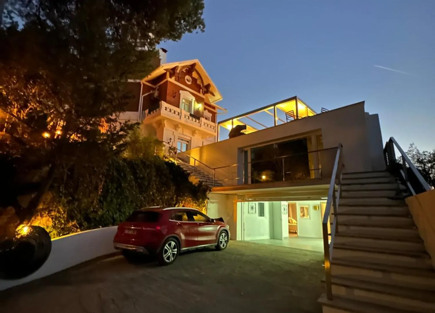 Aya House Hotel Barcelona 0*,