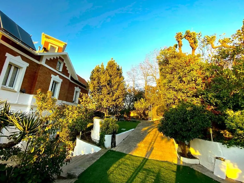 Aya House Hotel La Floresta Pearson